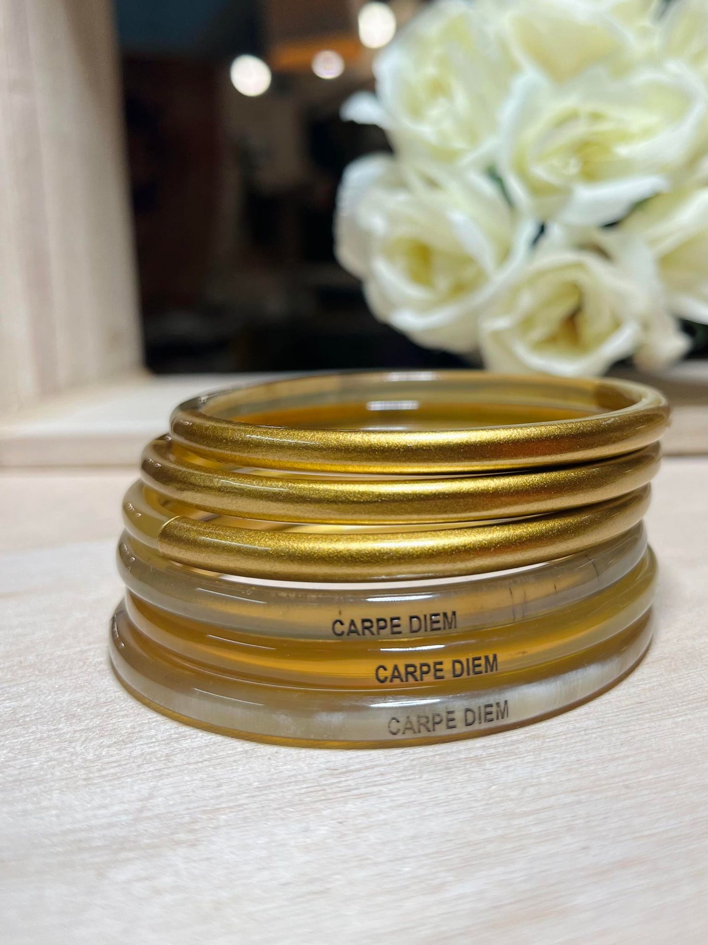Chacha d'amour | Sublime jonc laqué en corne naturelle FEUILLE D'OR avec messages d'AMOUR