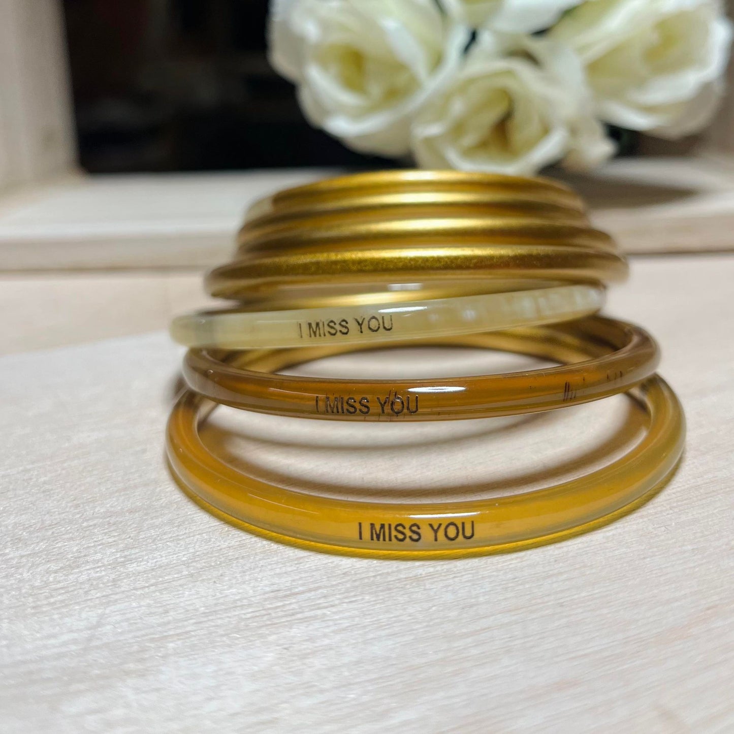 Chacha d'amour | Sublime jonc laqué en corne naturelle FEUILLE D'OR avec messages d'AMOUR