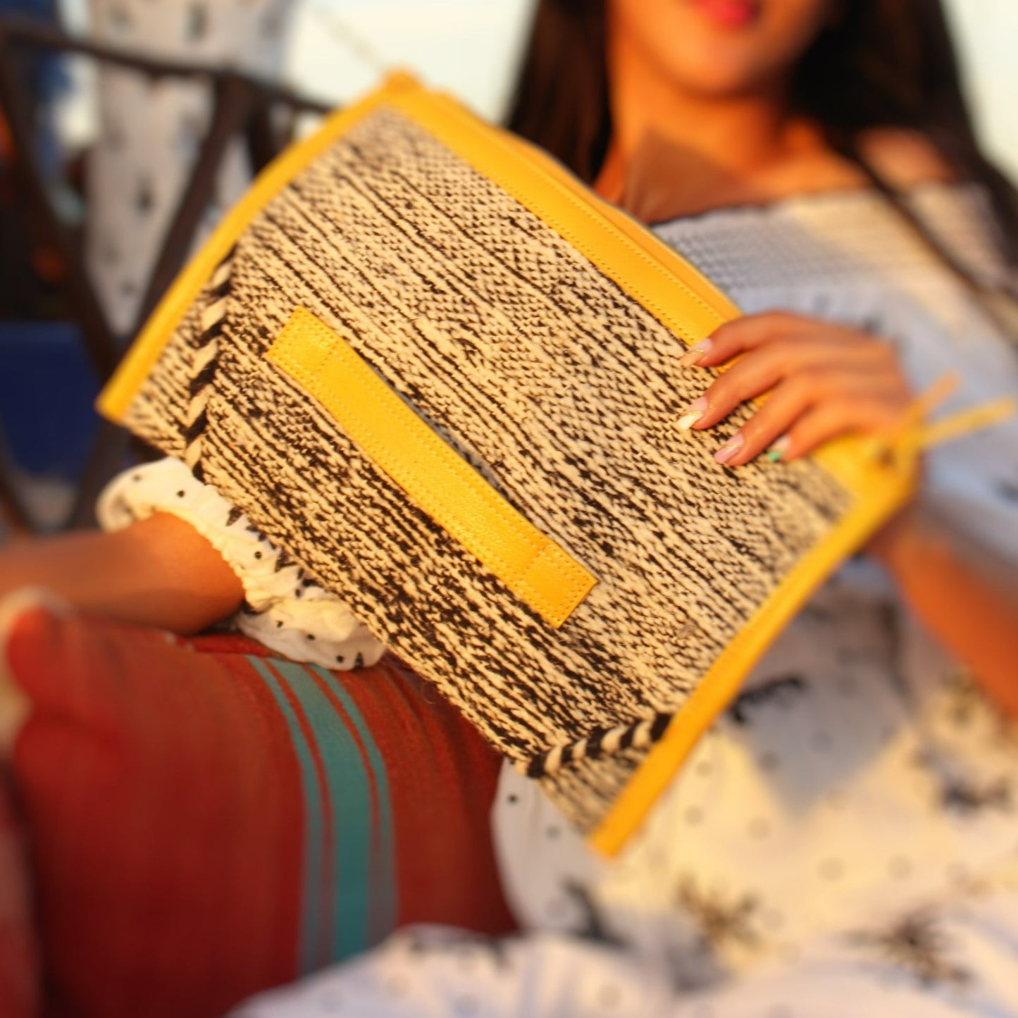 Chacha d'amour | sac pochette en étoffe berbère tissée Moutarde
