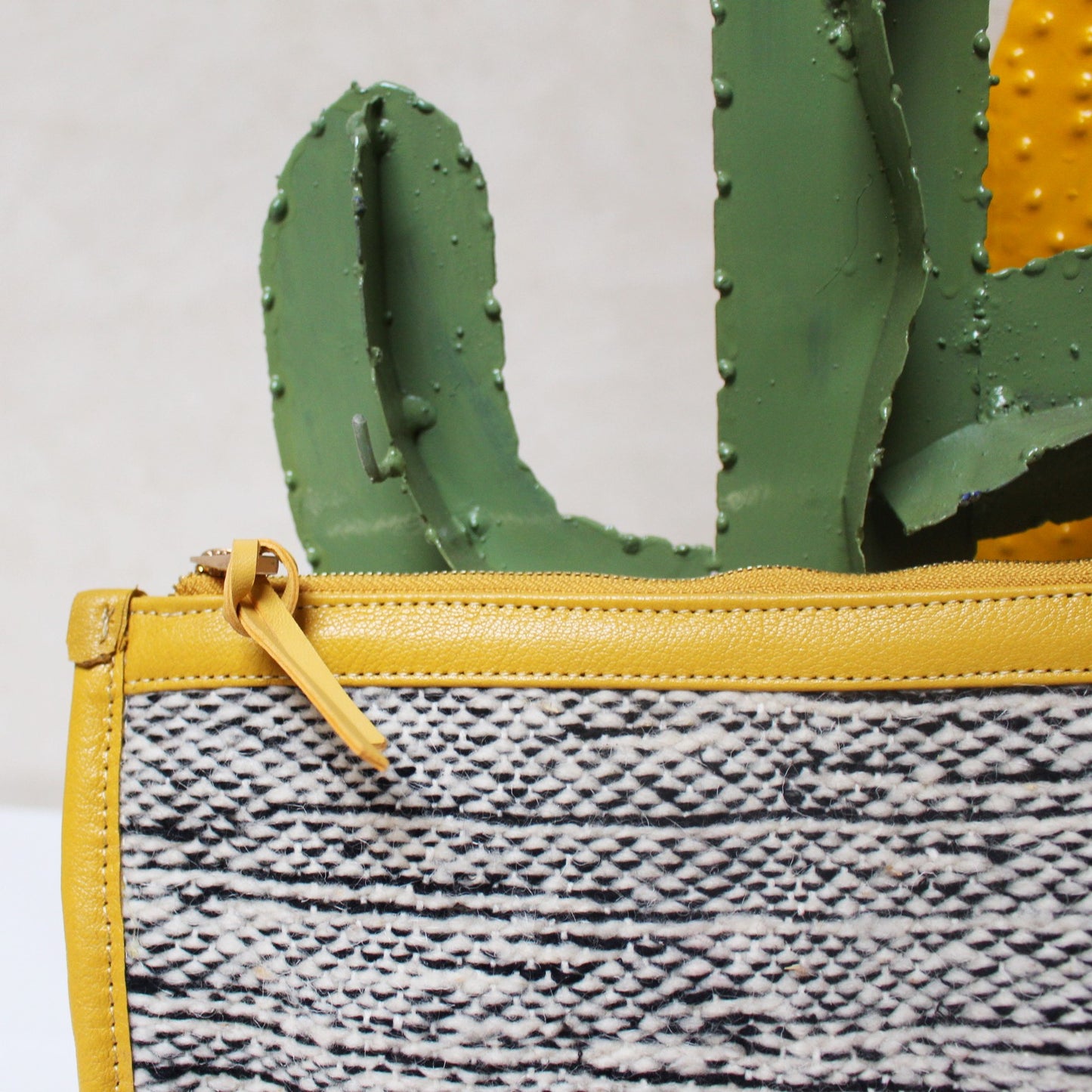 Chacha d'amour | sac pochette en étoffe berbère tissée Moutarde
