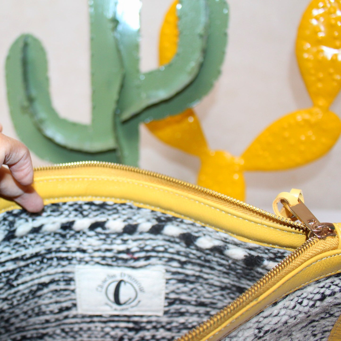 Chacha d'amour | sac pochette en étoffe berbère tissée Moutarde