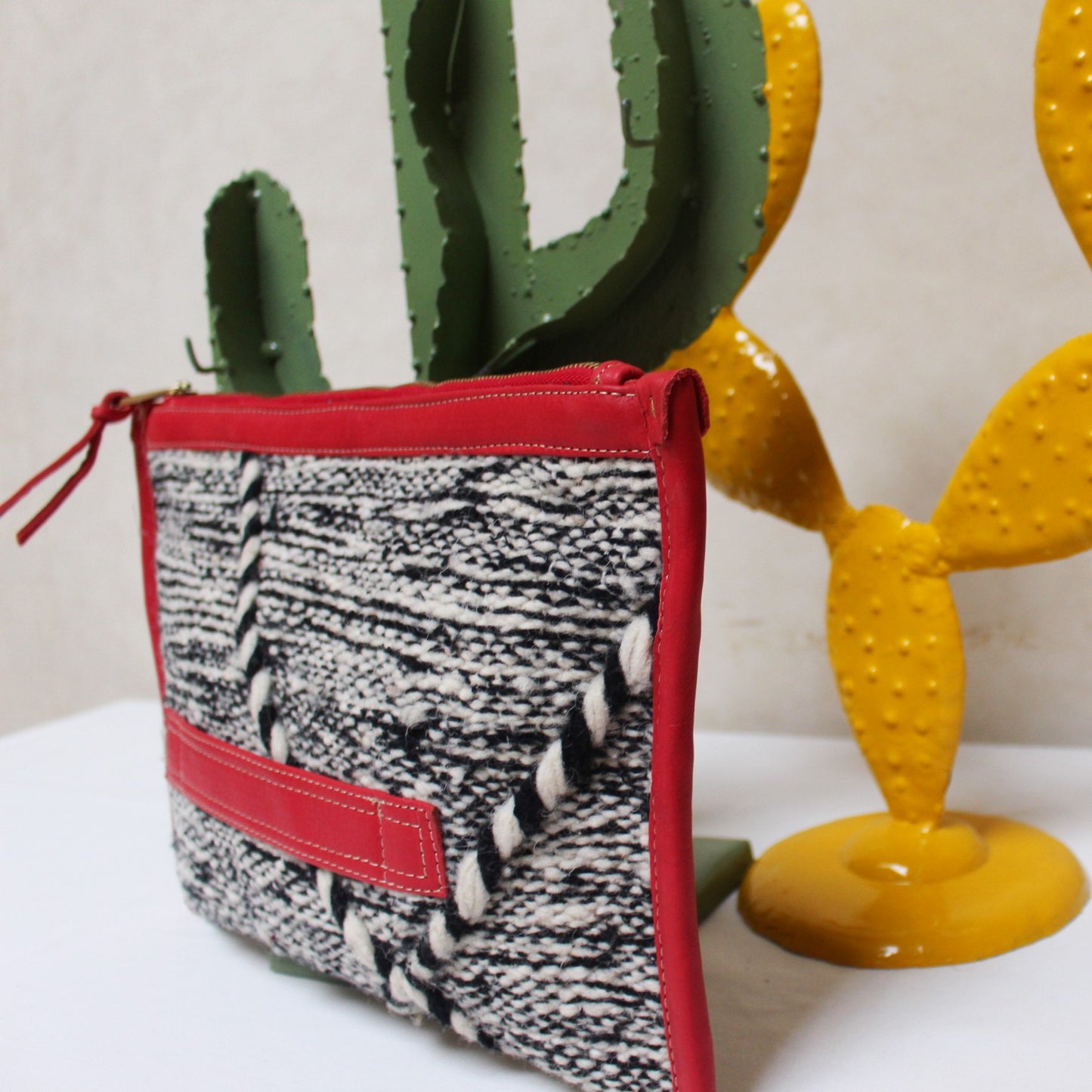 Chacha d'amour | sac pochette en étoffe berbère tissée Rouge