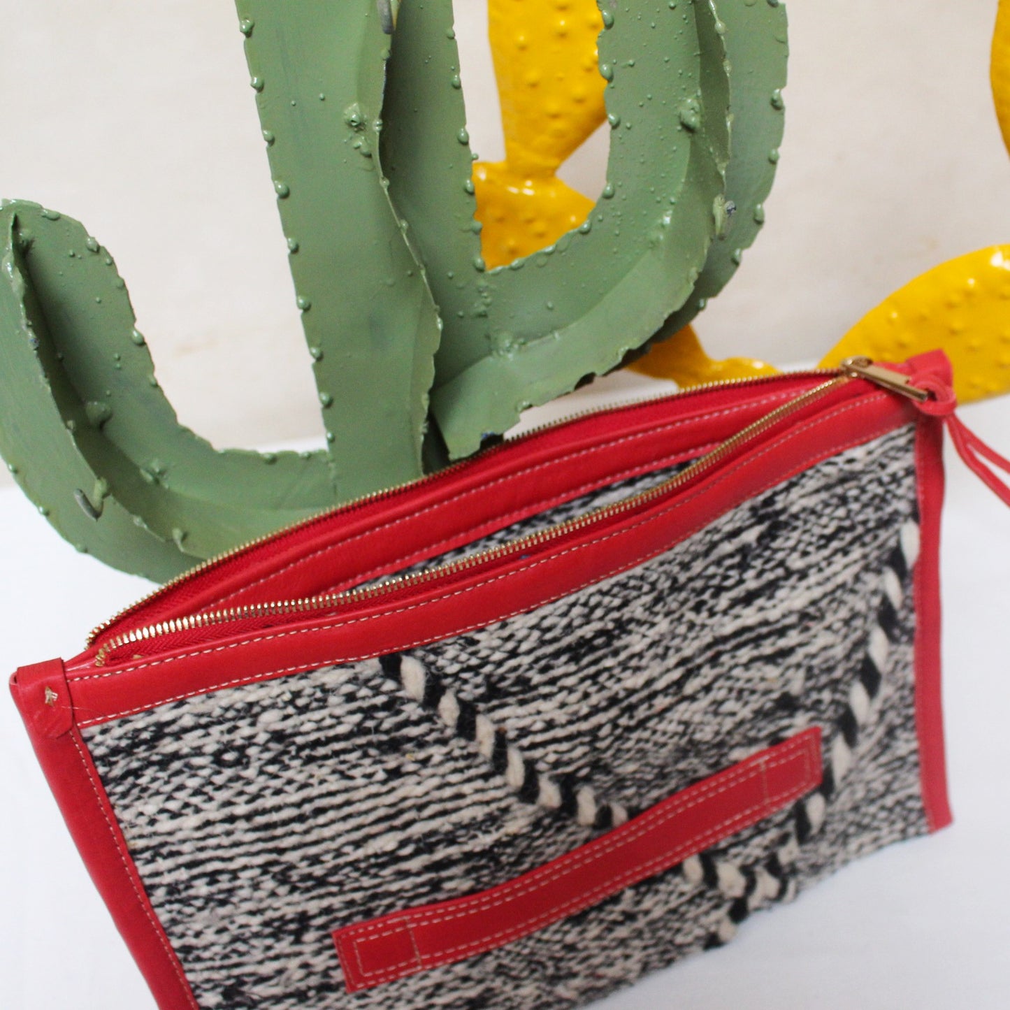Chacha d'amour | sac pochette en étoffe berbère tissée Rouge