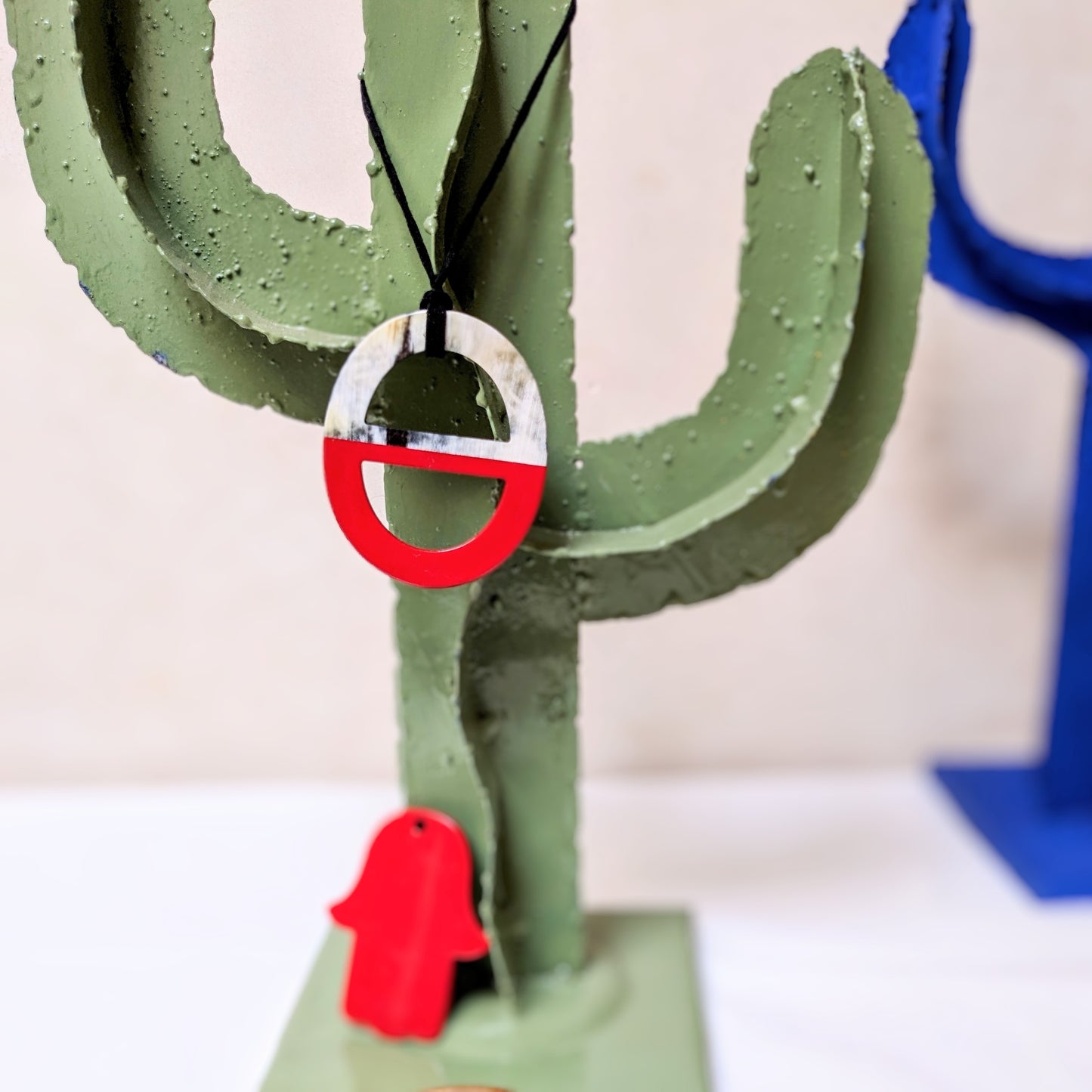 Chacha d'amour | pendentif ovale en corne laqué
