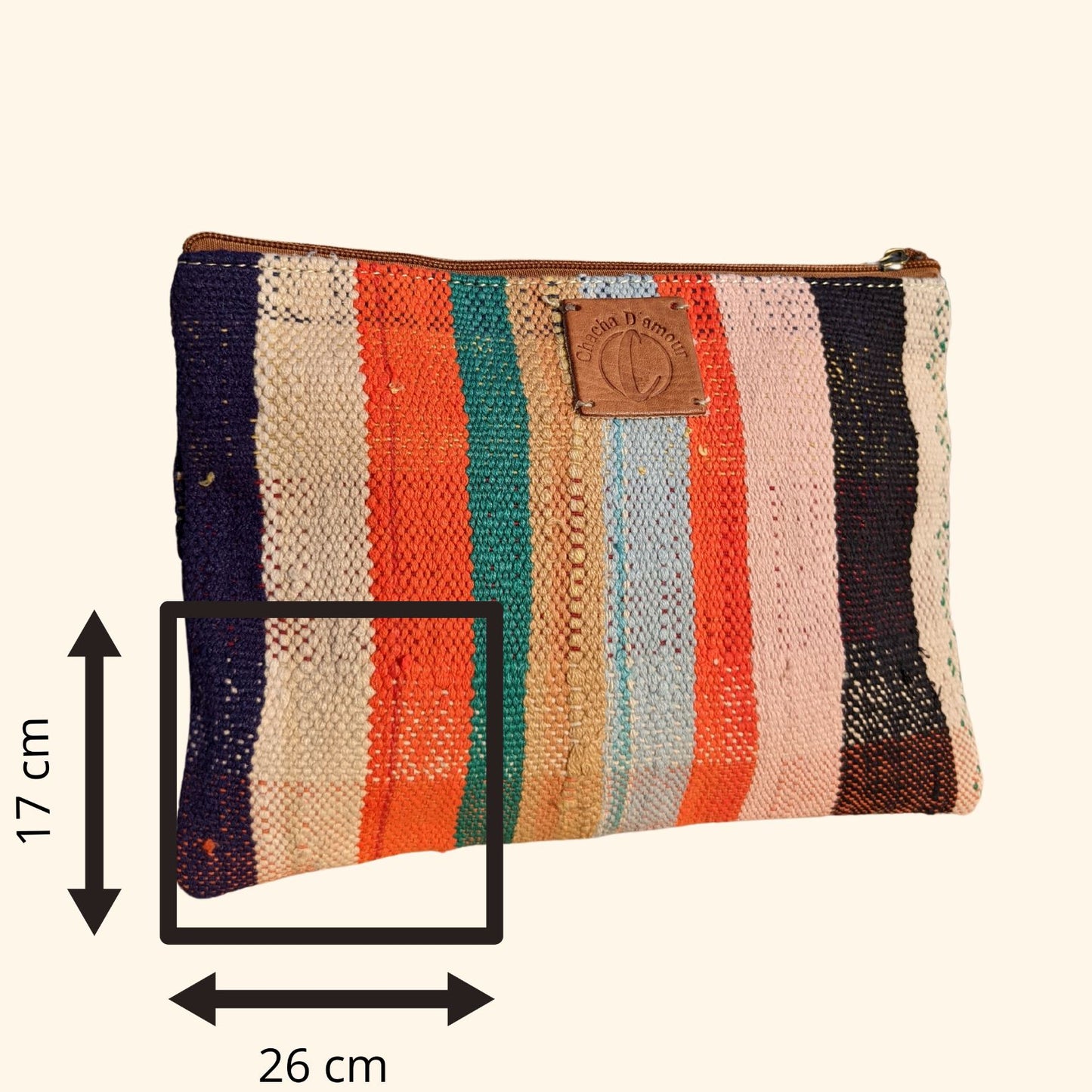 Chacha d'amour | Pochette de voyage ou Pochette de soirée upcyclée en tissu traditionnel HAIK N°13