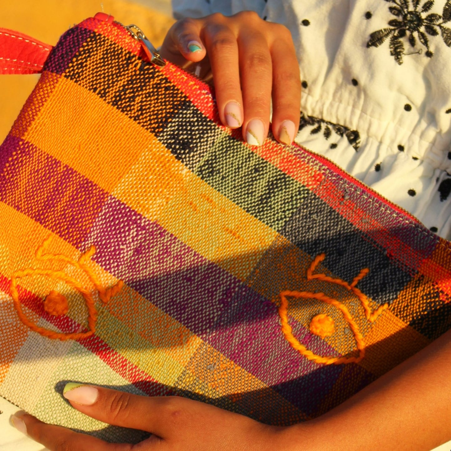 Chacha d'amour |  Maxi Pochette ou sac pochette en tissu vintage HAIK avec broderie #1