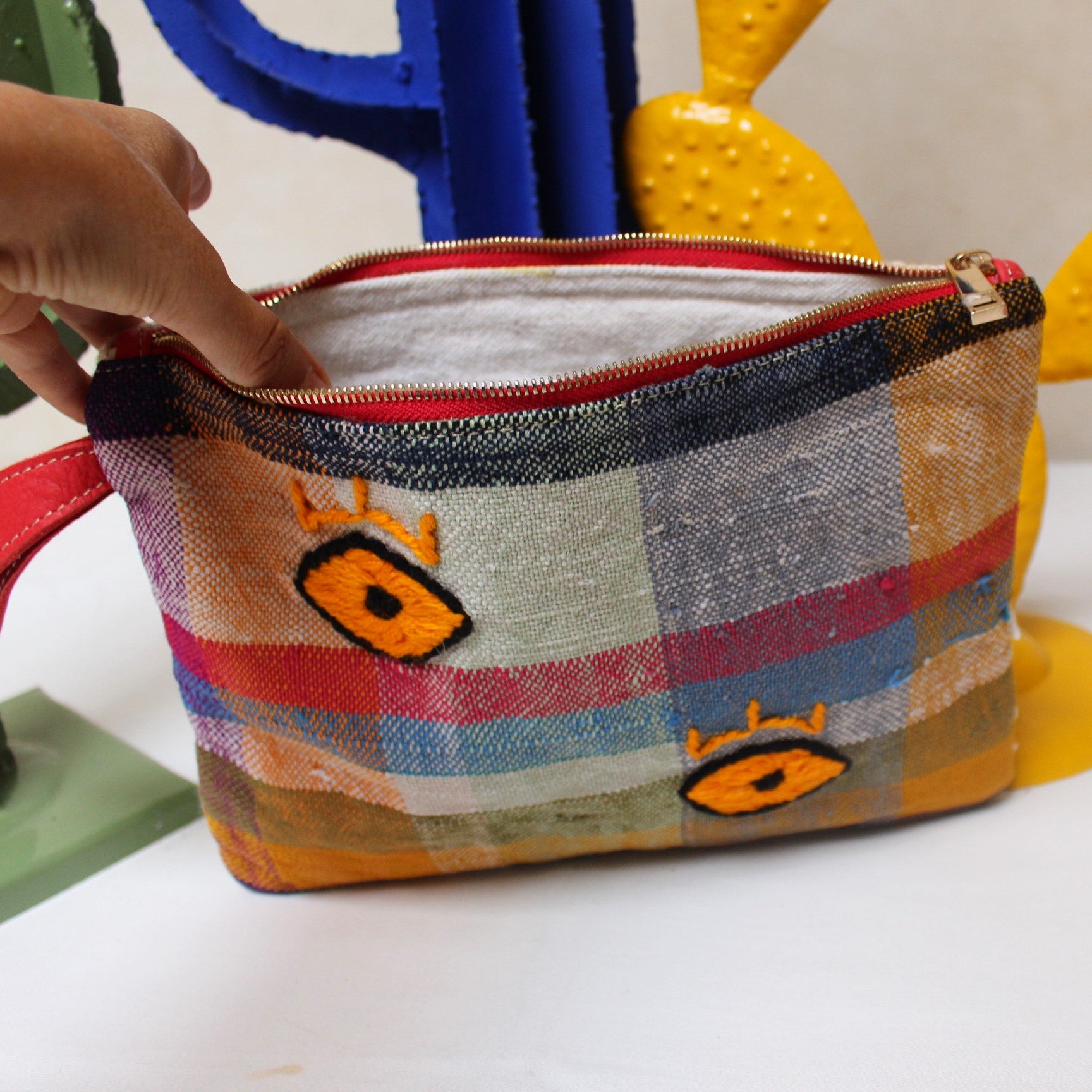 Chacha d'amour |  Maxi Pochette ou sac pochette en tissu vintage HAIK avec broderie #1