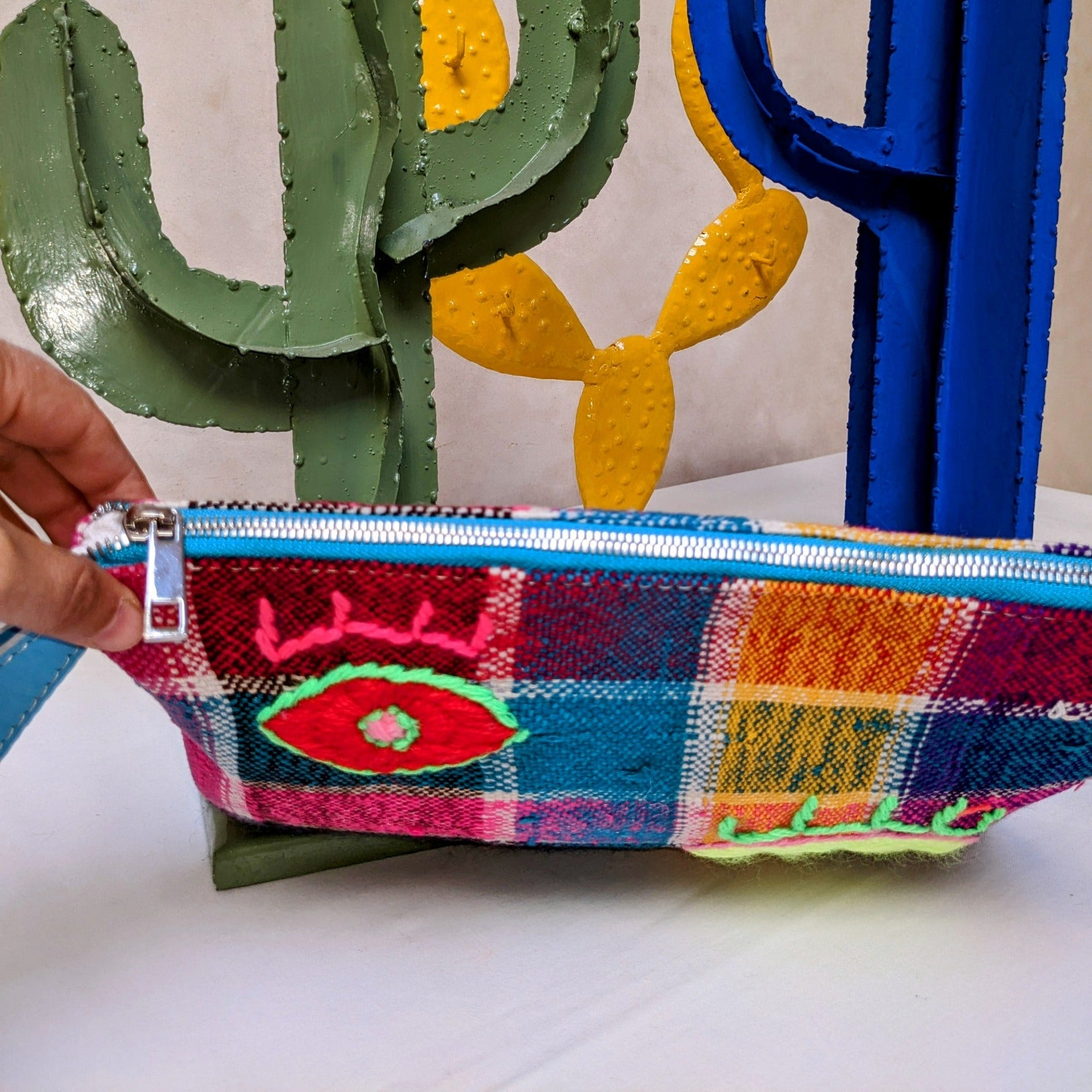 Chacha d'amour |  Maxi Pochette ou sac pochette en tissu vintage HAIK avec broderie #3