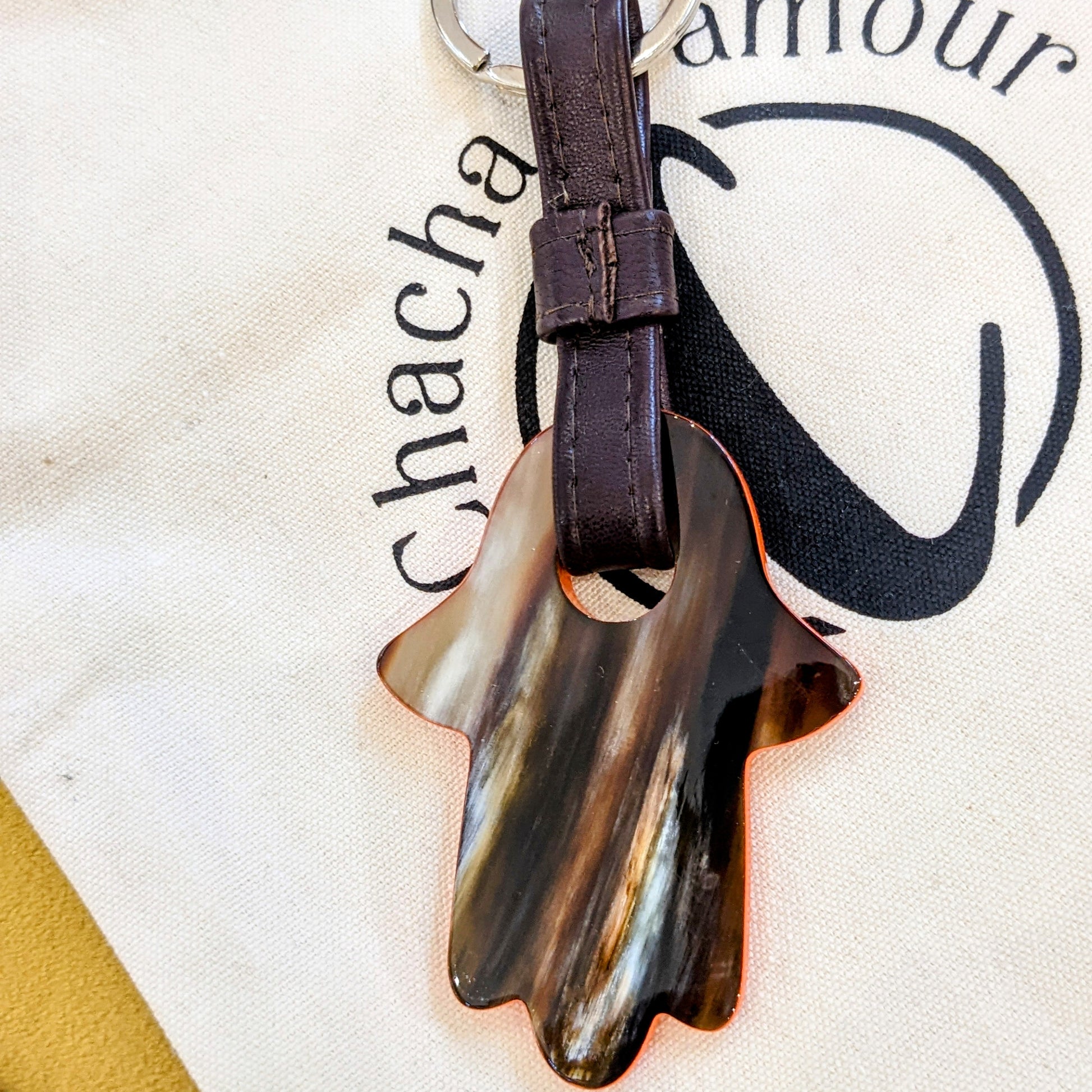 Chacha d'amour |  PORTE CLEF chance en corne laquée